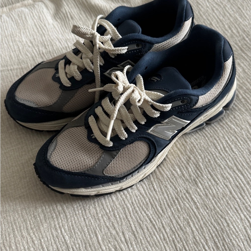 New Balance 2002R